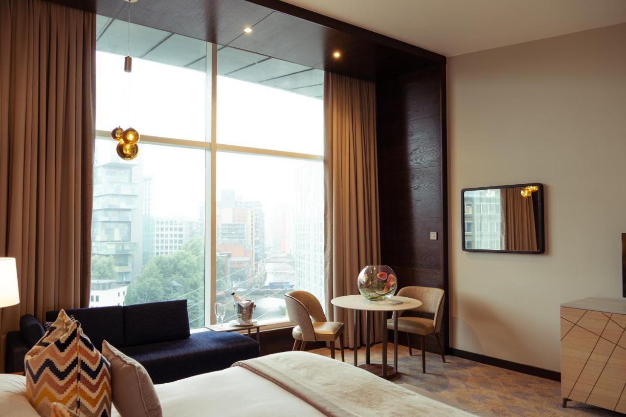 The Lowry Hotel Манчестер Екстер'єр фото A room at the hotel