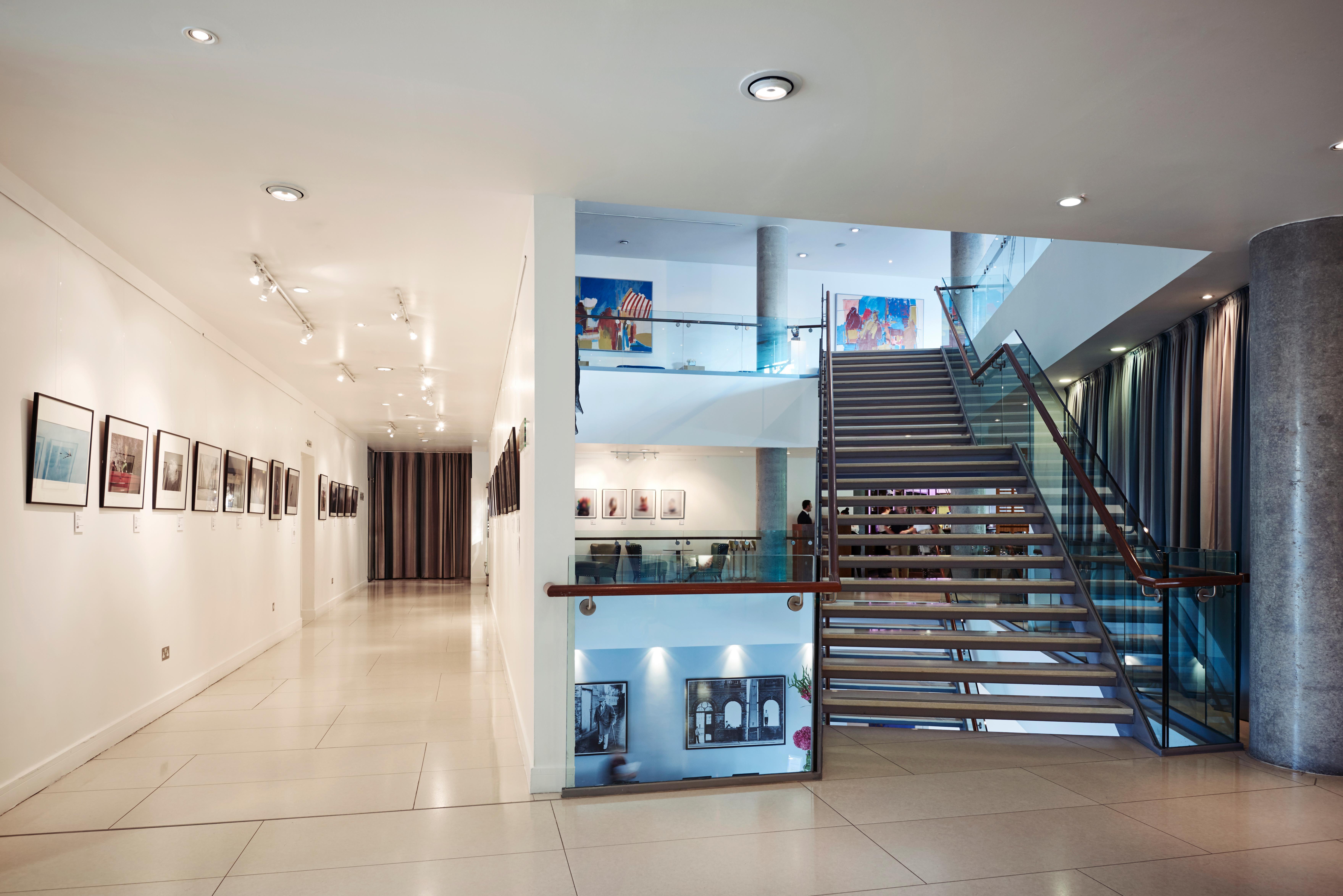 The Lowry Hotel Манчестер Екстер'єр фото Interior of the gallery