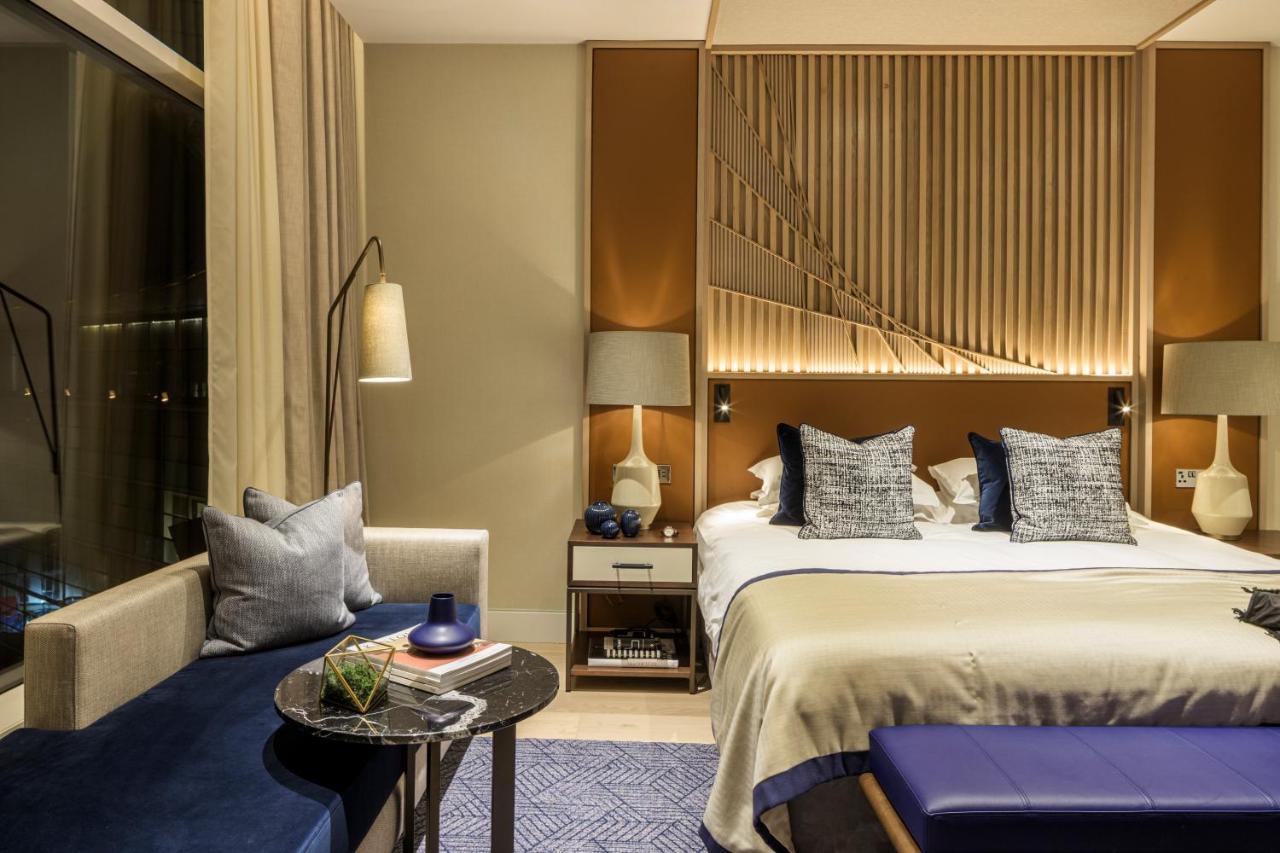 The Lowry Hotel Манчестер Екстер'єр фото A bedroom at the hotel