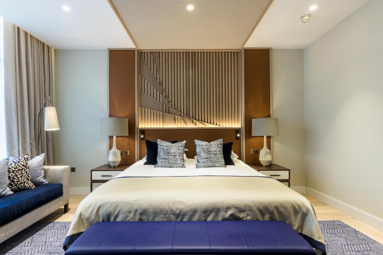 The Lowry Hotel Манчестер Екстер'єр фото A bedroom at The Ivy Collection