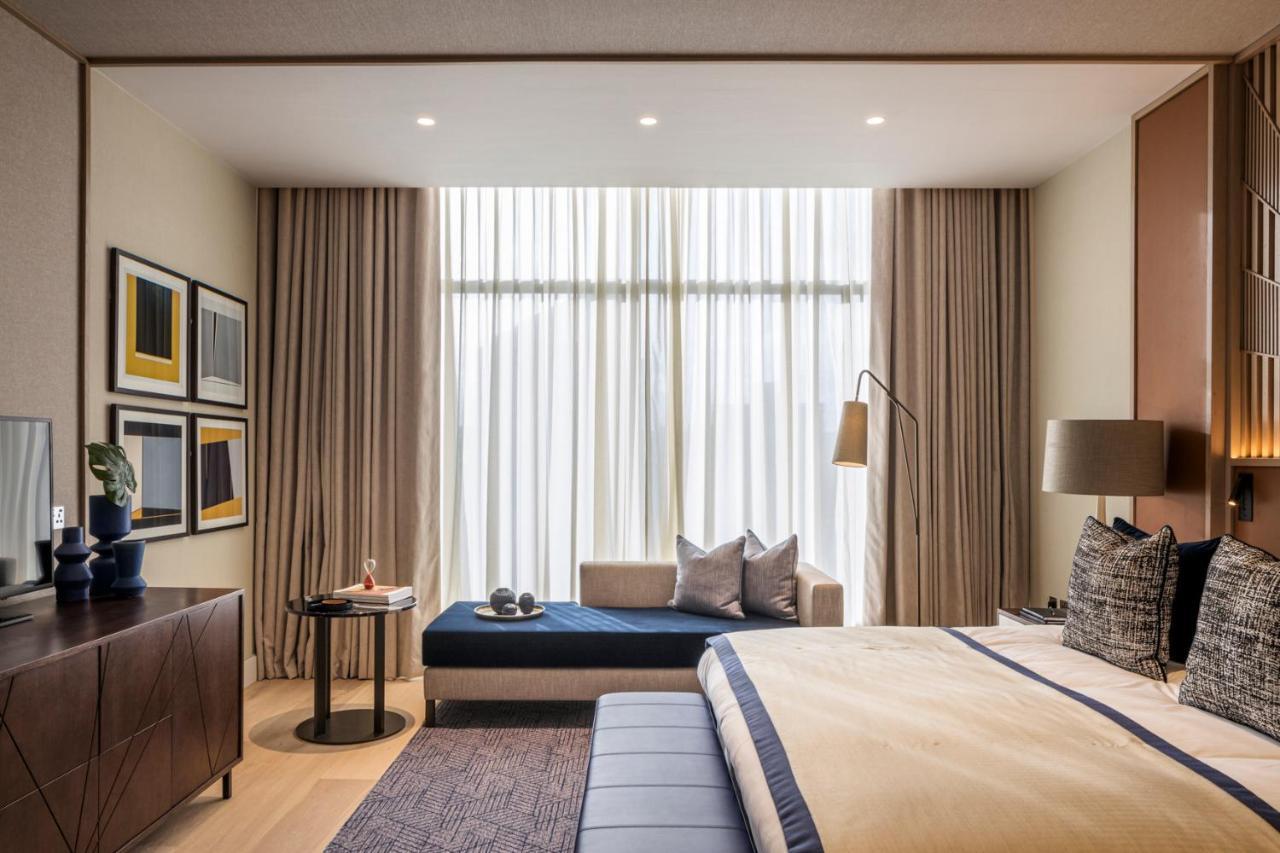 The Lowry Hotel Манчестер Екстер'єр фото A bedroom at The Hari