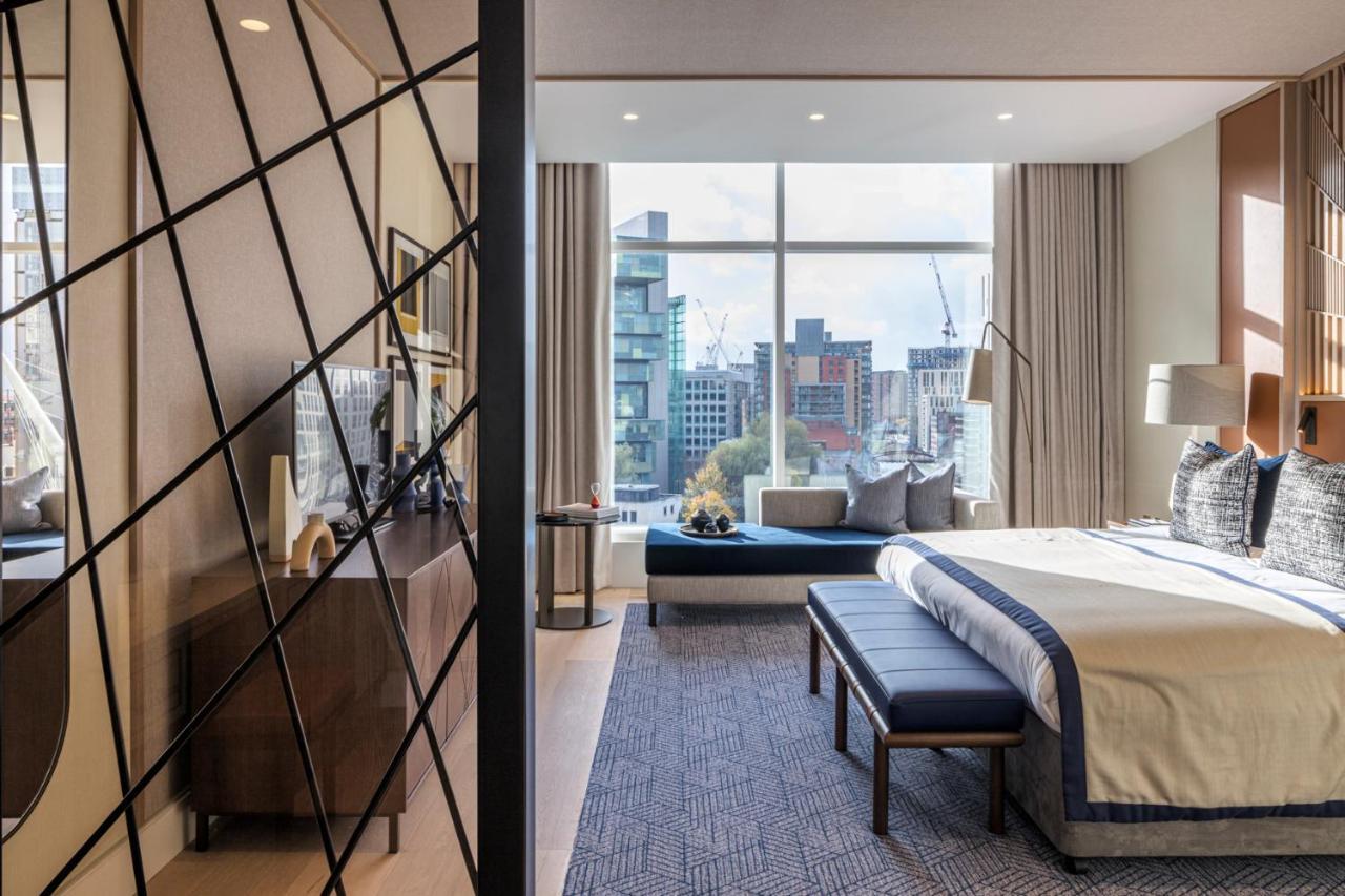 The Lowry Hotel Манчестер Екстер'єр фото A bedroom at The London West End